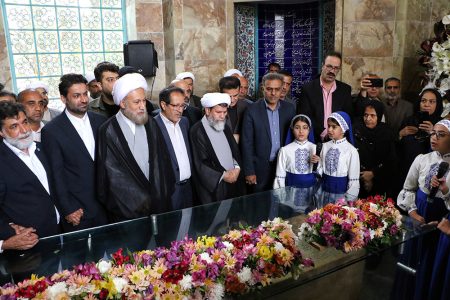 عطر اردیبهشت در شیراز؛ آیین گلباران آرامگاه سعدی برگزار شد yad roz sad 1