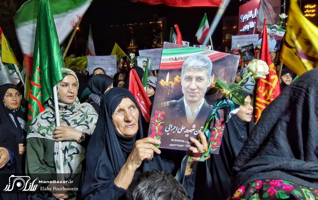 حضور خانوادههای شهدای لامرد در تجمع همبستگی ملی کانون رهپویان وصال شیراز 10 20260702 224346