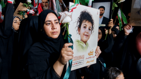 حضور خانوادههای شهدای لامرد در تجمع همبستگی ملی کانون رهپویان وصال شیراز file 00000000afd8720a9840cc945b1ac301 1